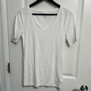 GAP White V-Neck Short Sleeve Tee